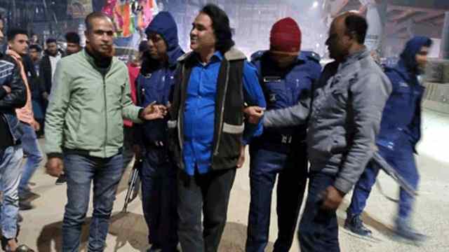 গাছে বেঁধে ভাবীর শরীরে আগুন দিল দেবর