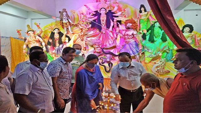 ফকিরহাটে রত্ন প্রদীপ জ্বেলে ষষ্ঠী পূজার উদ্ধোধন