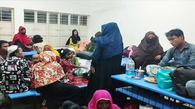 কক্সবাজারে আশ্রয়কেন্দ্রে ২ লাখেরও বেশি মানুষ
