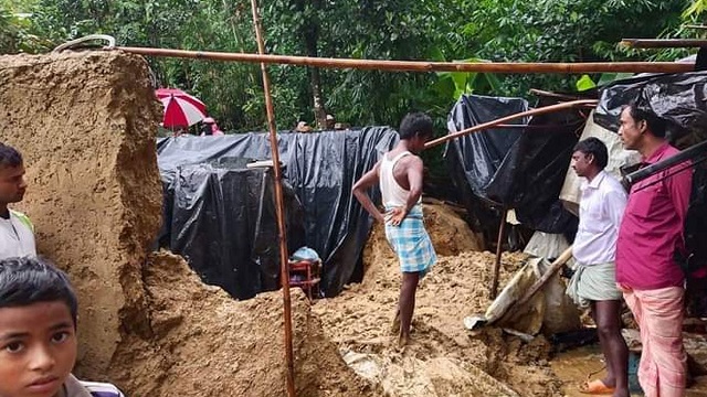 দেয়াল ধসে একই পরিবারের ৪ জন নিহত