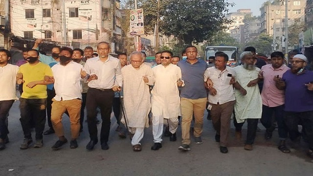রিজভীর নেতৃত্বে একাধিক স্থানে পিকেটিং