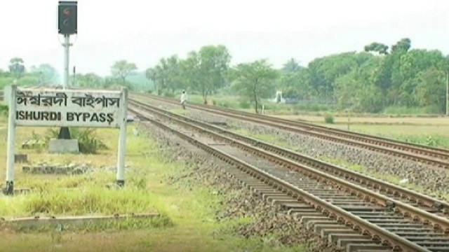 পাবনায় ট্রেনে কাটা পড়ে ব্যাংক কর্মকর্তার মৃত্যু