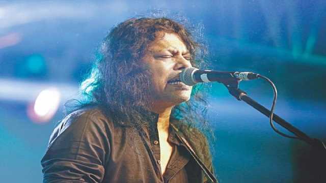 ৫৮ ছুঁলেন সংগীতের কালপুরুষ রকস্টার জেমস, বললেন- গানই আনন্দ, গানই প্যাশন...