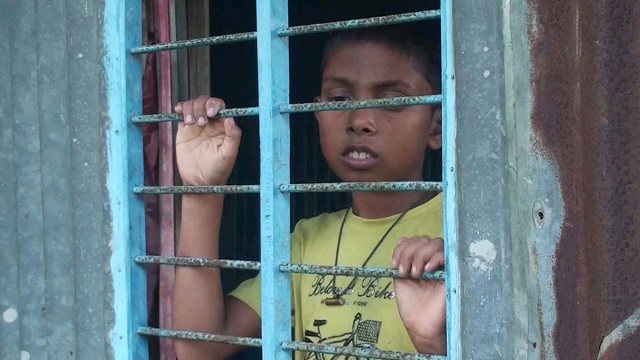ভিসা পাসপোর্ট ছাড়া কুয়েতগামী বিমানে ওঠা সেই শিশু এখন শিকলবন্দি, নিরাপত্তা কর্মীদের কী হলো?
