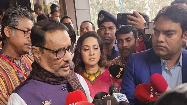 বিএনপি পুড়িয়ে মারে, জনগণকে আমরা পাহারা দেই: কাদের