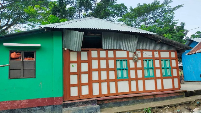 কালকিনিতে ইউপি সদস্যর বসতঘরে হাতবোমা বিস্ফোরণ, আহত-৪
