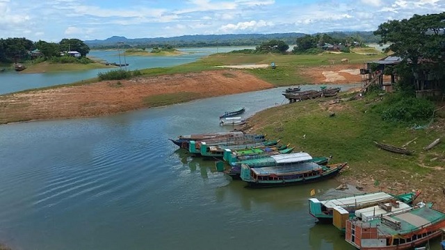 কাপ্তাই হ্রদে সকল নৌ-যান চলাচলে নিষেধাজ্ঞা
