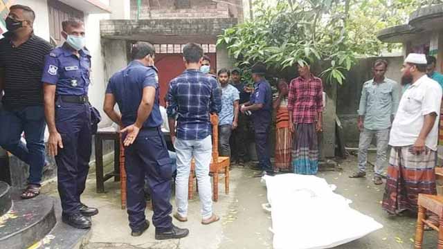 ঘরে মিলল প্রবাসীর স্ত্রীর গলাকাটা লাশ