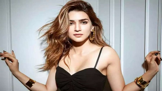 এবার বিয়ের পিঁড়িতে কি বসছেন কৃতি শ্যানন?