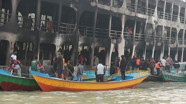 লঞ্চে অগ্নিকাণ্ডের ঘটনায় আরও একজনের মৃত্যু