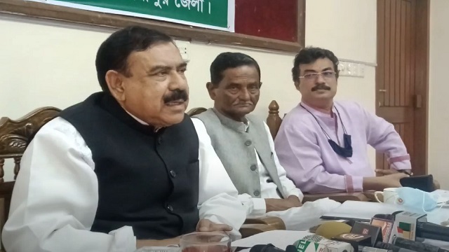 খেলার মাঠে পাকিস্তানী পতাকা উড়ানোর মাধ্যমে মুক্তিযোদ্ধাদের অপমান করা হয়েছে - শাজাহান খান