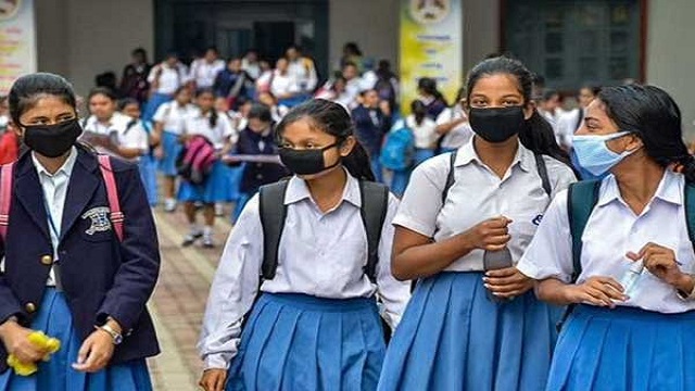 বৃহস্পতিবার দেশের সব মাধ্যমিক বিদ্যালয়ে ছুটি ঘোষণা