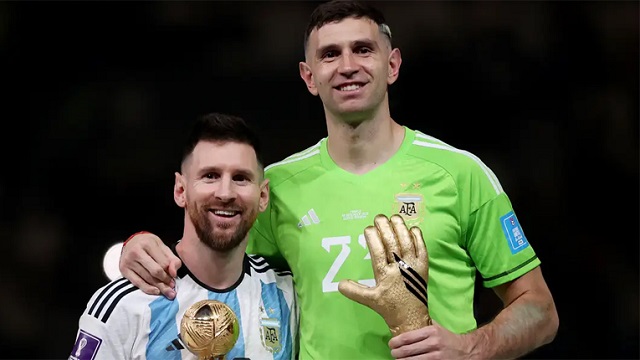 মেসিকে অ্যাস্টন ভিলায় নিয়ে যেতে চান মার্টিনেজ