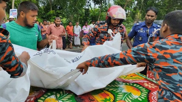 রাজশাহী-নওগাঁ মহাসড়কে ত্রিমুখী সংঘর্ষ, নিহত ৩