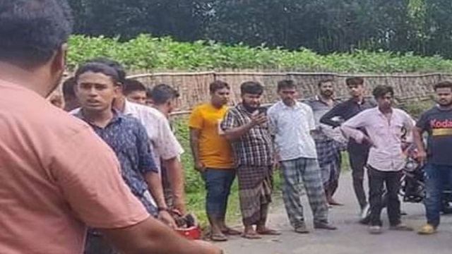 খাগড়াছড়িতে পড়ে ছিল গুলিবিদ্ধ ২ মরদেহ