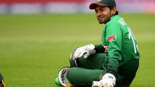 যে কারণে বিসিবি থেকে ১০ লাখ টাকা পেলেন মুশফিক