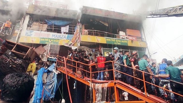 ধোঁয়ায় অসুস্থ হয়ে ২৩ জন হাসপাতালে