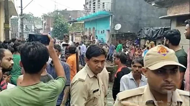 ভারতের উত্তরপ্রদেশে দেয়াল ধসে নিহত অন্তত ১০