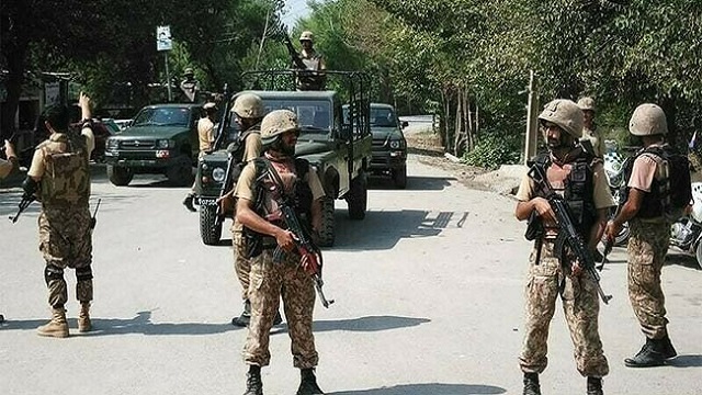  পাকিস্তানে সেনা ঘাঁটিতে ব্যাপক হামলা, নিহত ১২