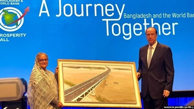বিশ্বব্যাংক প্রেসিডেন্টকে পদ্মা সেতুর ছবি উপহার দিলেন প্রধানমন্ত্রী