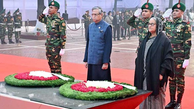 শহীদ বুদ্ধিজীবী দিবসে স্মৃতিসৌধে রাষ্ট্রপতি ও প্রধানমন্ত্রীর শ্রদ্ধা