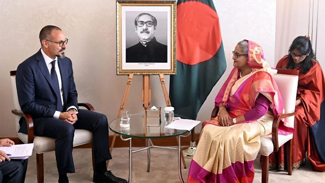 শিক্ষা-জলবায়ু অগ্রাধিকার নিয়ে শেখ হাসিনা ও প্রিন্স রহিমের বৈঠক