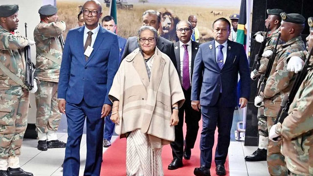 সফর শেষে রোববার সকালে দেশে ফিরছেন প্রধানমন্ত্রী