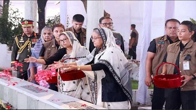 ১৫ আগস্টের শহীদদের প্রতি প্রধানমন্ত্রীর শ্রদ্ধা
