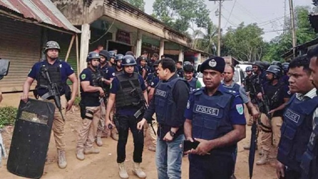 কুলাউড়ায় জঙ্গি আস্তানায় অভিযান, আটক ৯