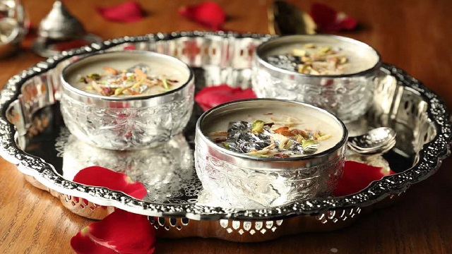 পূজায় মিষ্টিমুখ করুন গোলাপের পায়েসে
