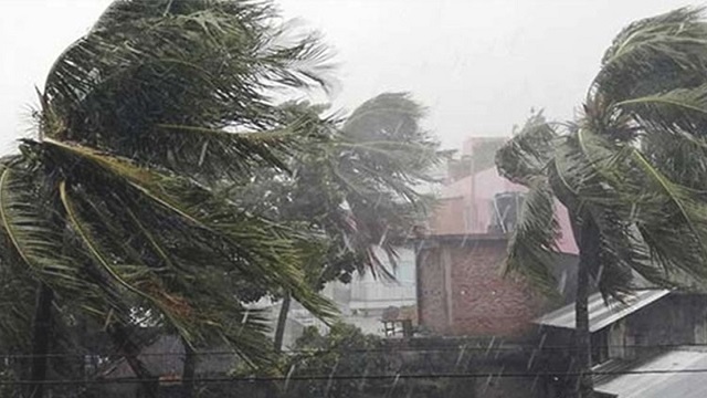 ৮০ কিলোমিটার বেগে ঝড়ের আভাস, সতর্কসংকেত