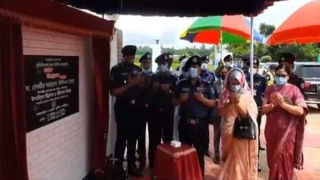 লক্ষ্মীপুরে ভুমিহীনদের জন্য কবরস্থানের ফলক উম্মোচন করেন আইজিপি
