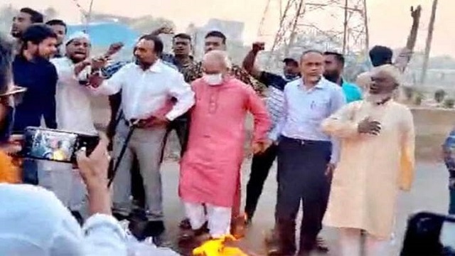  রিজভীর নেতৃত্বে জ্বালানো হয় আগুন!