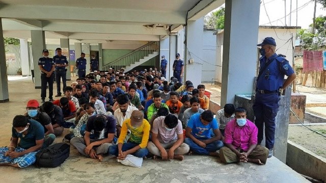 উখিয়া থেকে আরও ১২৮ রোহিঙ্গা আটক