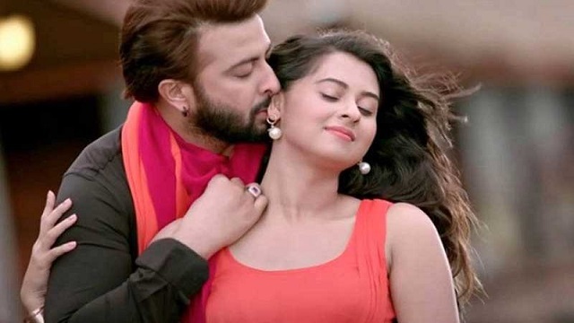 বুবলীকে নিয়ে লজ্জিত শাকিব খান