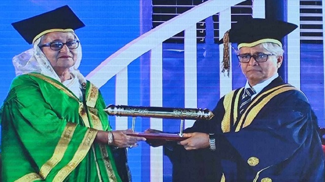  বঙ্গবন্ধুকে দেয়া হলো মরণোত্তর সম্মানসূচক ‘ডক্টর অব লজ’ ডিগ্রি