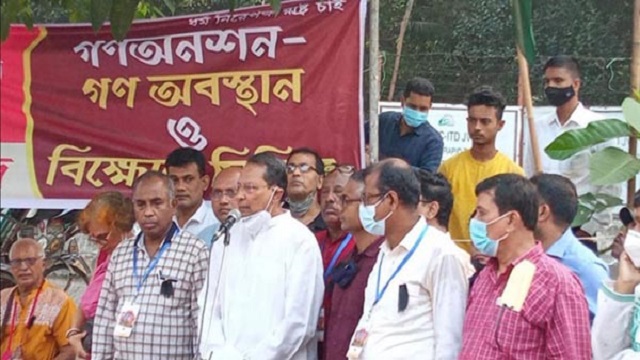 শাহবাগে সনাতন ধর্মাবলম্বীদের গণঅবস্থান