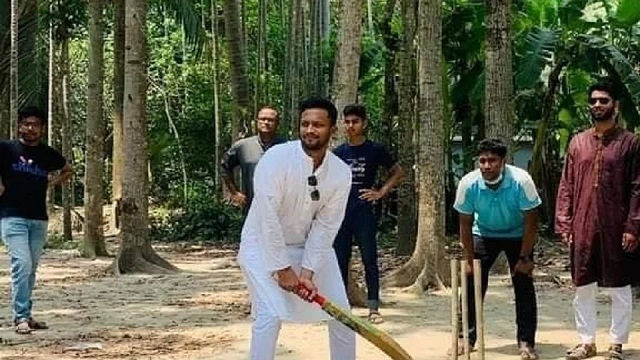 ঈদের দিনেও মাফ নেই খেলা থেকে 