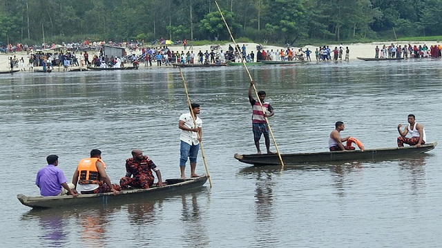 করোতায়ায় নৌকাডুবির পর আউলিয়া ঘাটে নির্মাণ হচ্ছে সেতু 