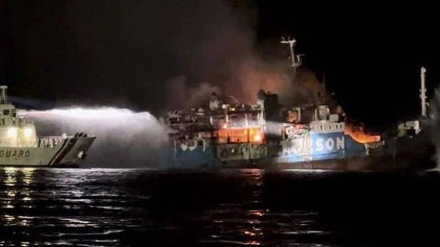 ফিলিপাইনে যাত্রীবাহী ফেরিতে আগুন, নিহত ১০
