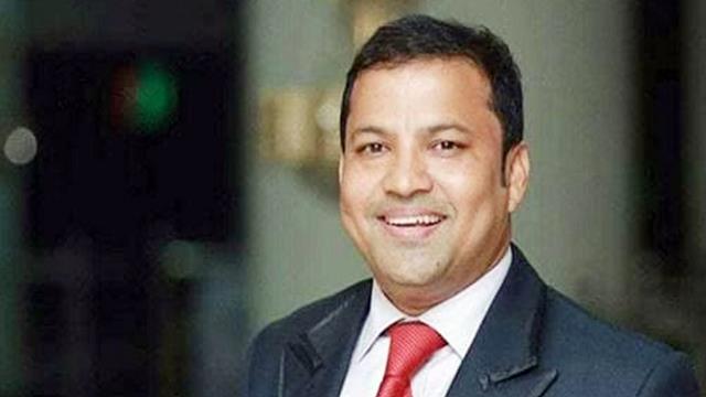 টিপ পরা সহশিল্পীদের হিজাব পরতে বললেন সিদ্দিক