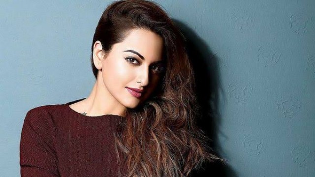 আংটি বদল করলেন সোনাক্ষী, শিগগিরই বিয়ে