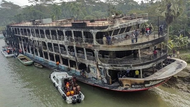 সুগন্ধায় লঞ্চে অগ্নিকাণ্ডের ঘটনায় মামলা