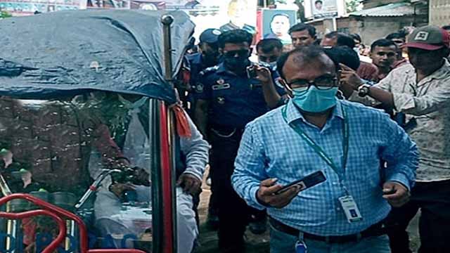 দুই মন্ত্রী সভায় আসলেন অটোরিকশায় চড়ে 
