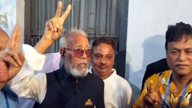 খুলনায় তৃতীয়বারের মতো মেয়র হলেন আব্দুল খালেক