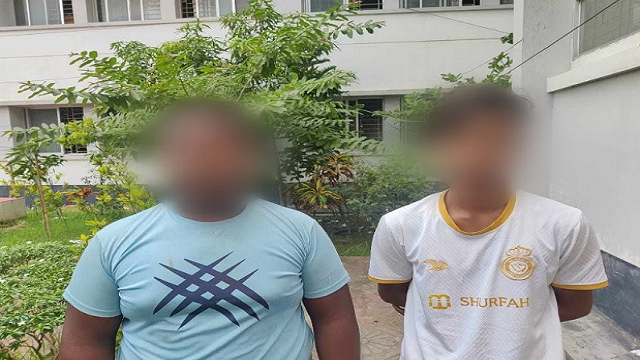স্কুলছাত্রীদের গালি দিয়ে টিকটক, ২ কিশোর আটক