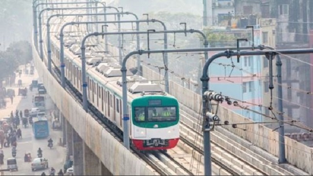মেট্রোরেল চলাচলের সময় বাড়ছে