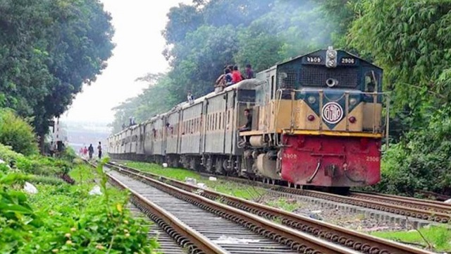 ট্রেনে কাটা পড়ে ২ ভাই নিহত