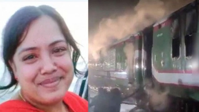 বাবার দাফন শেষে ফেরার পথে ট্রেনে পুড়ে মেয়ের মৃত্যু