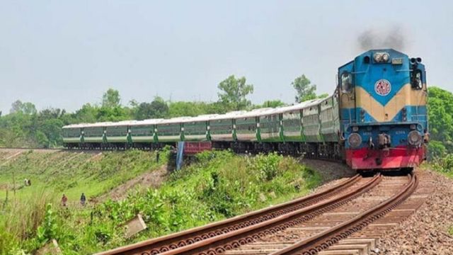 টাঙ্গাইলে ট্রেনে কাটা প‌ড়ে ২ জন নিহত